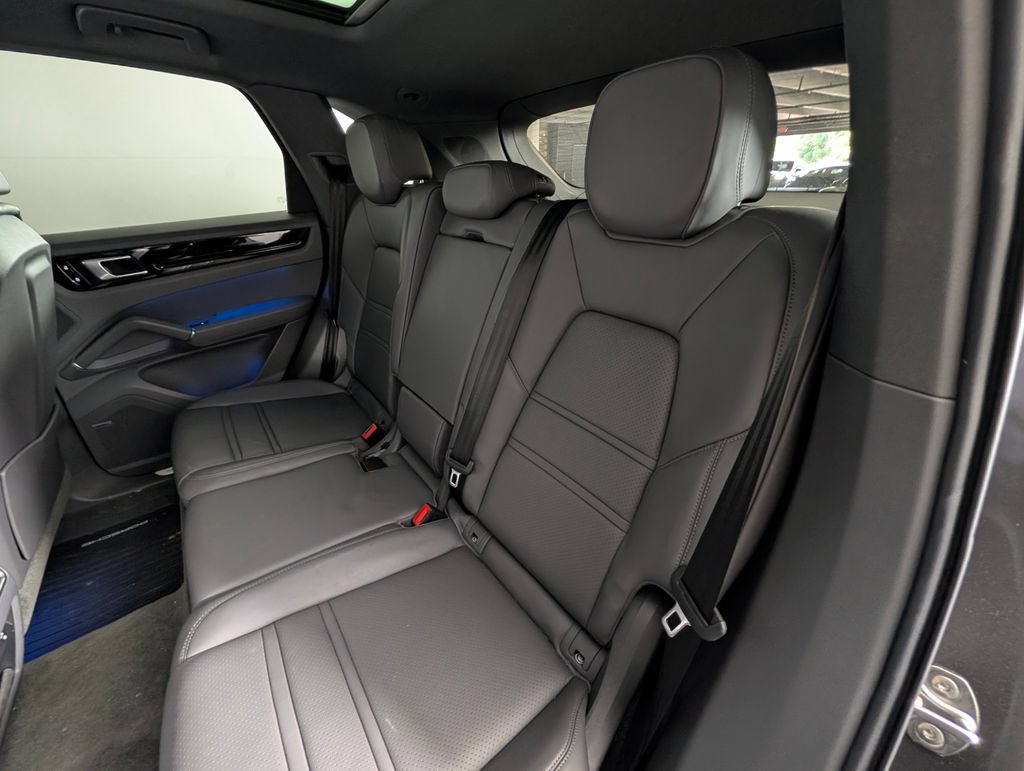 Certified 2021 Porsche Cayenne S AWD/4WD image 22