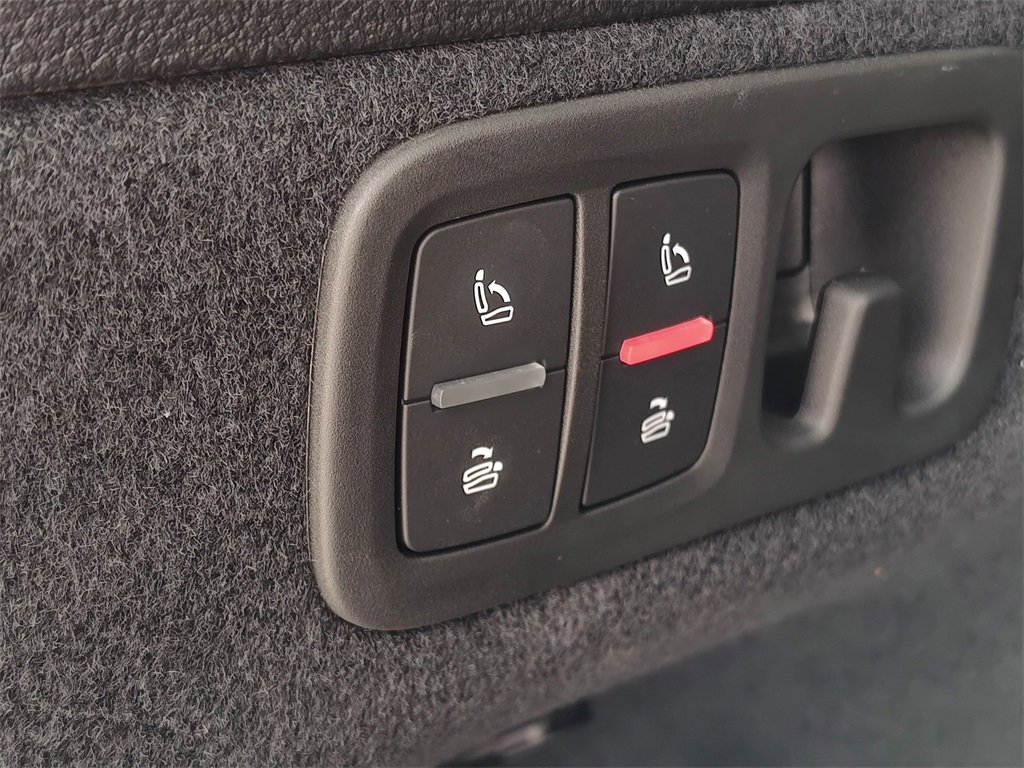 Used 2025 Audi Q7 3.0T Premium Plus image 9