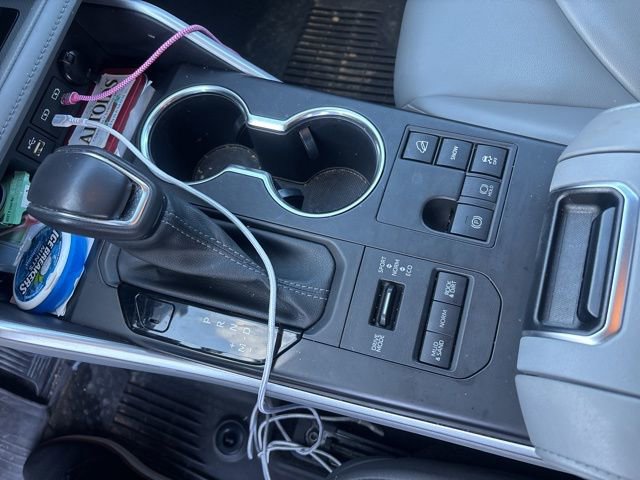 Used 2023 Toyota Highlander XLE image 7