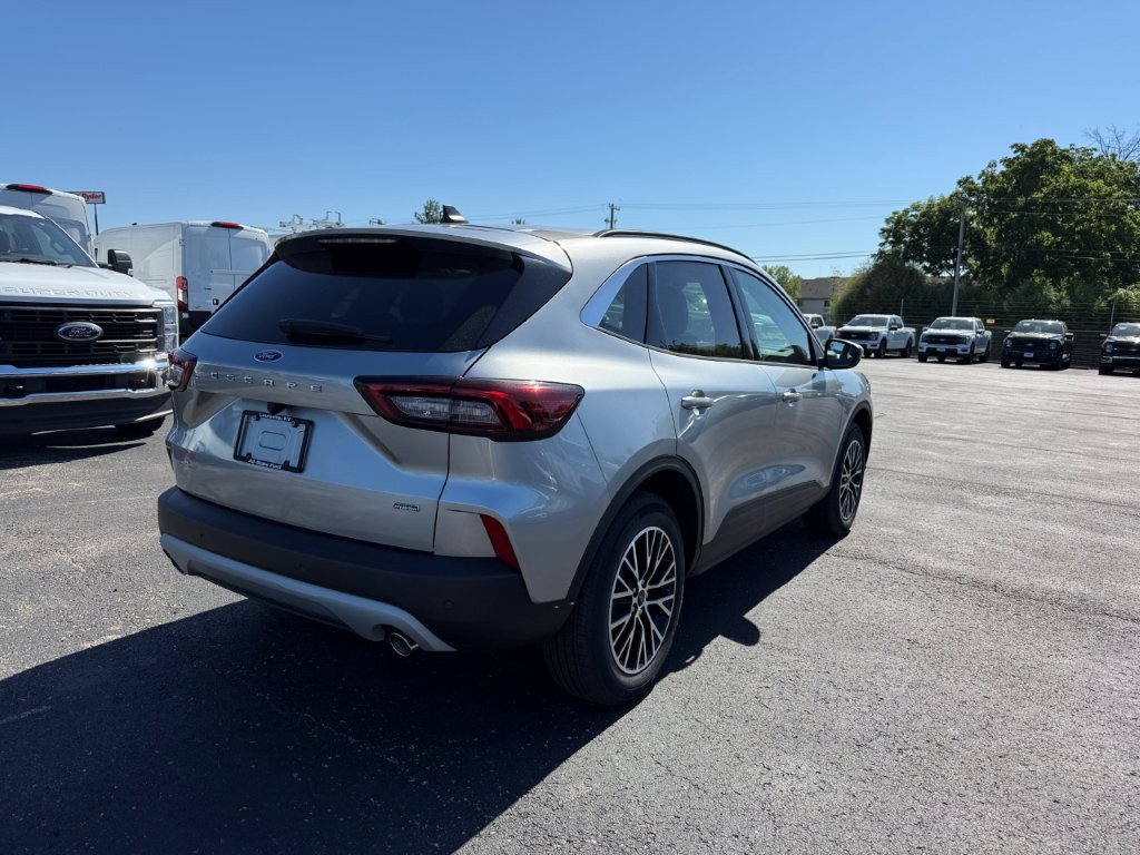 New 2024 Ford Escape SE FWD image 7