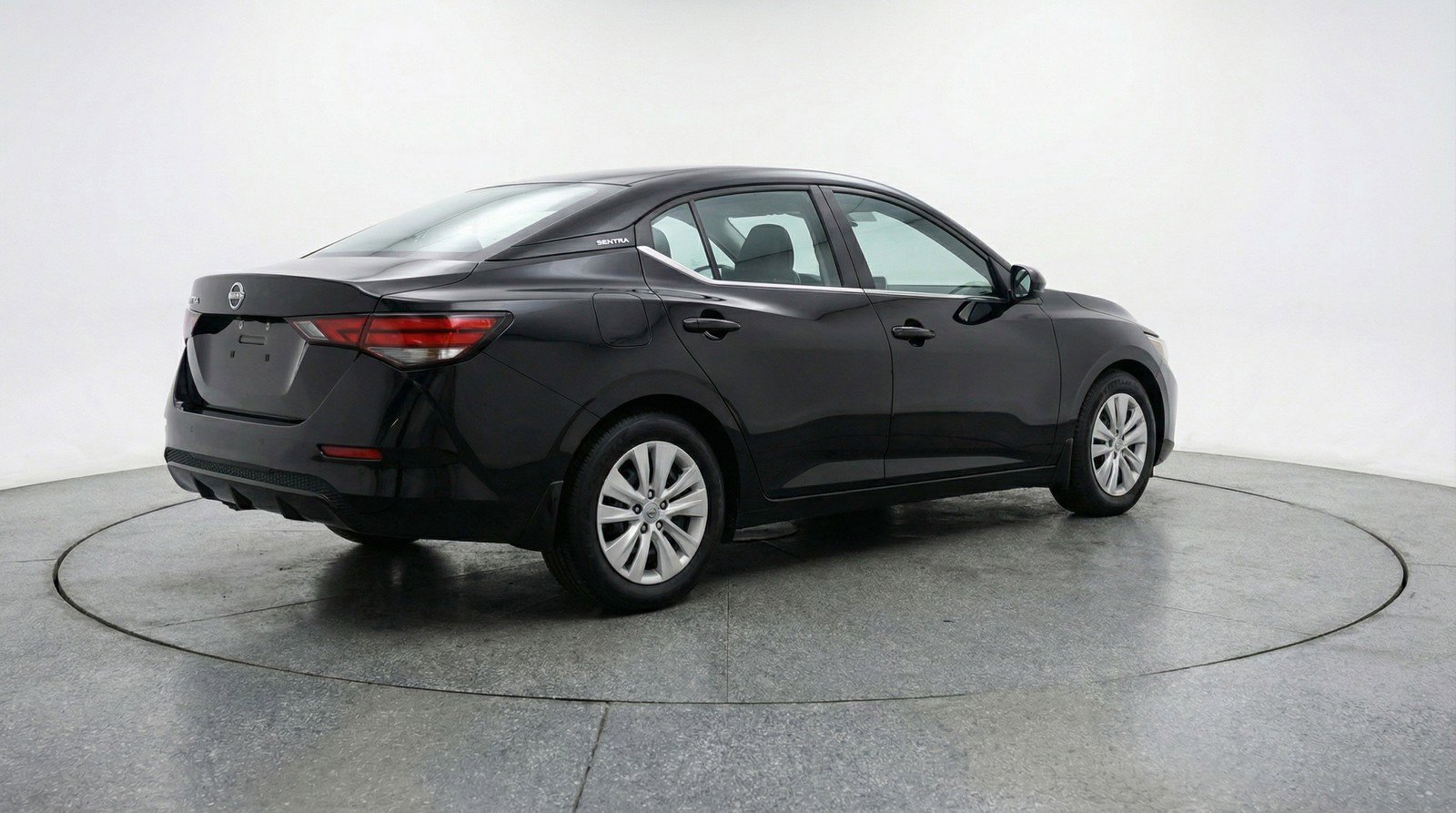 Used 2025 Nissan Sentra S FWD image 9