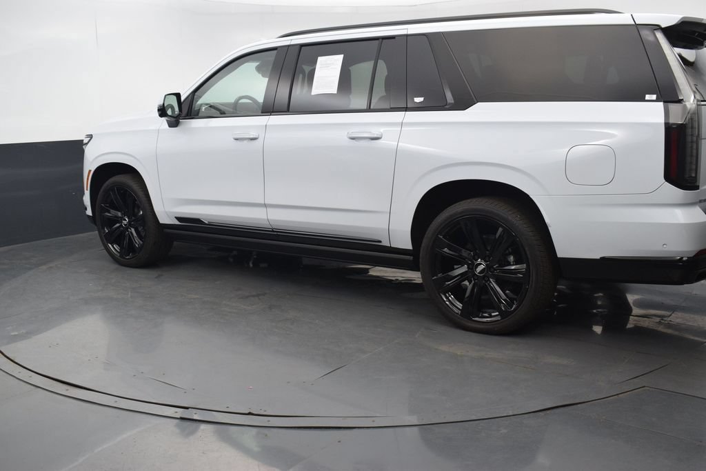 Certified 2026 Cadillac Escalade ESV Sport w/ Touring Package AWD/4WD image 3
