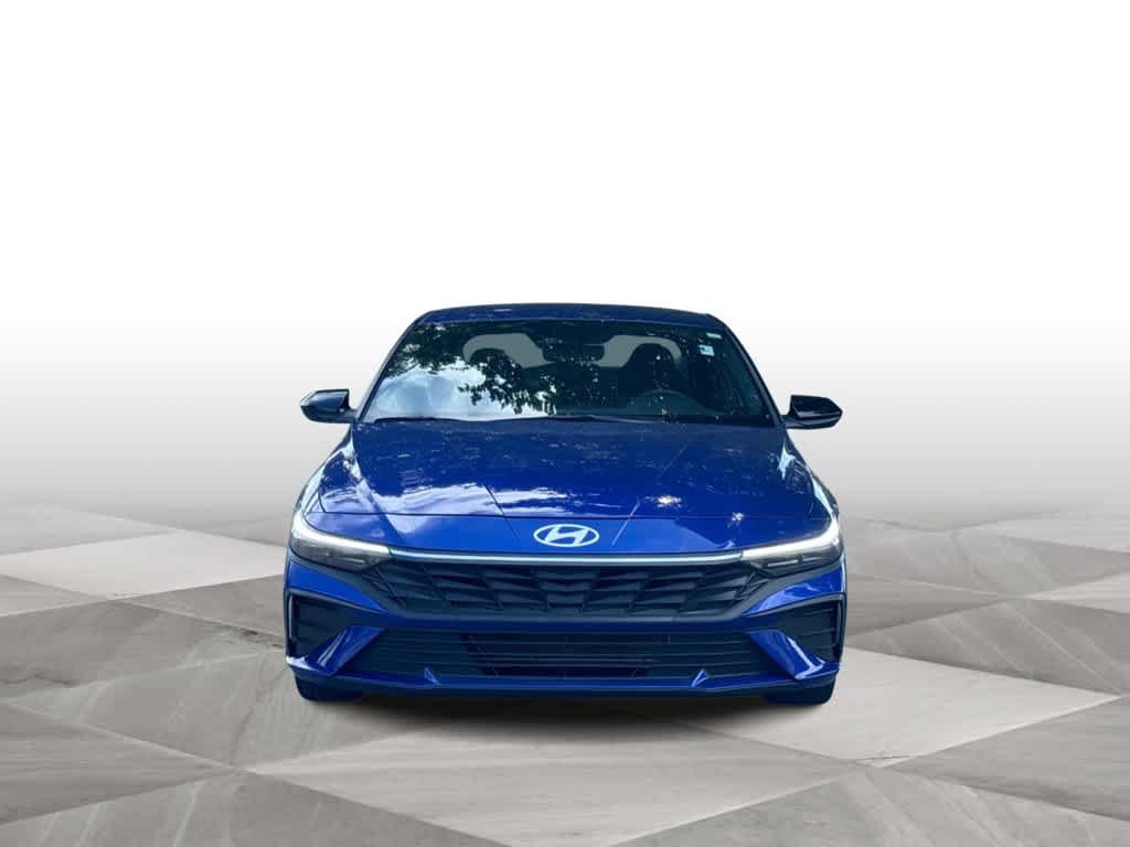 Used 2025 Hyundai Elantra Sport FWD image 3