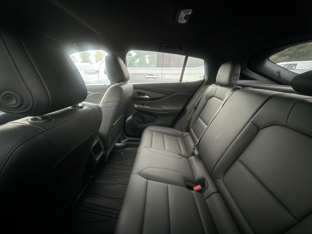 Used 2024 Buick Envista Sport Touring w/ Convenience I Package FWD image 8