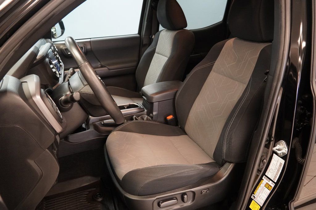 Used 2023 Toyota Tacoma TRD Sport image 3