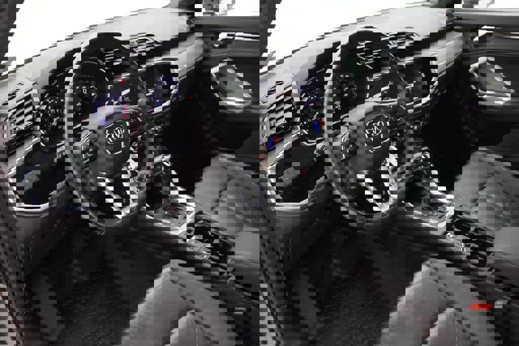 Used 2022 Audi Q3 2.0T Premium image 14