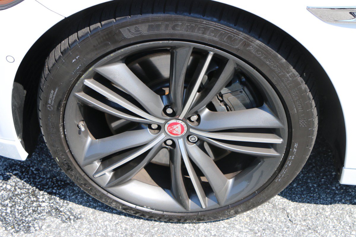 Used 2018 Jaguar XJ Supercharged RWD image 14