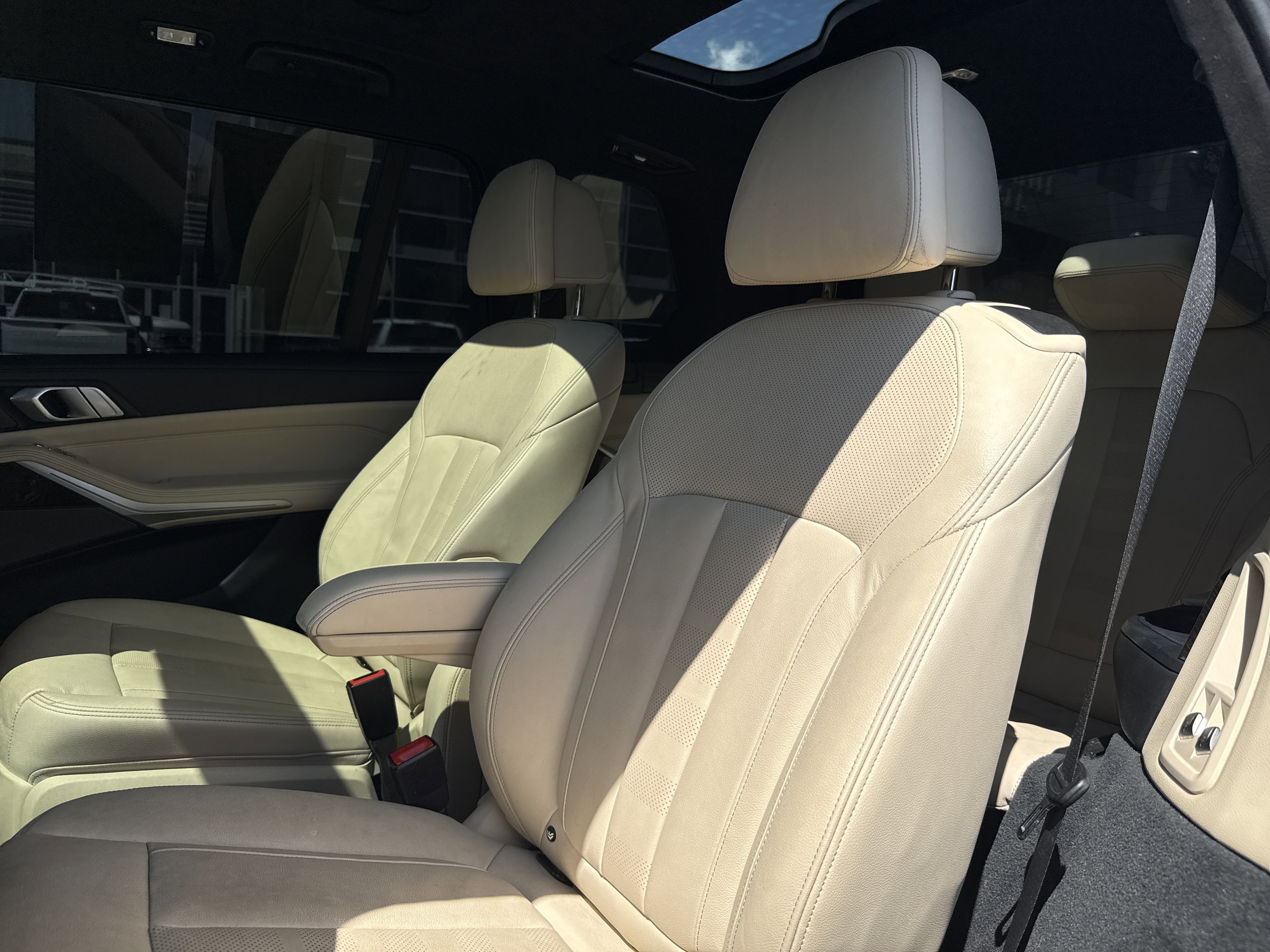 Used 2021 BMW X7 M50i AWD/4WD image 25