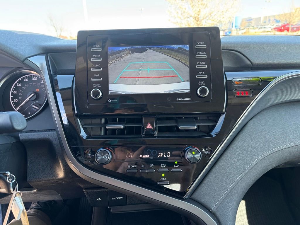 Used 2023 Toyota Camry SE image 29