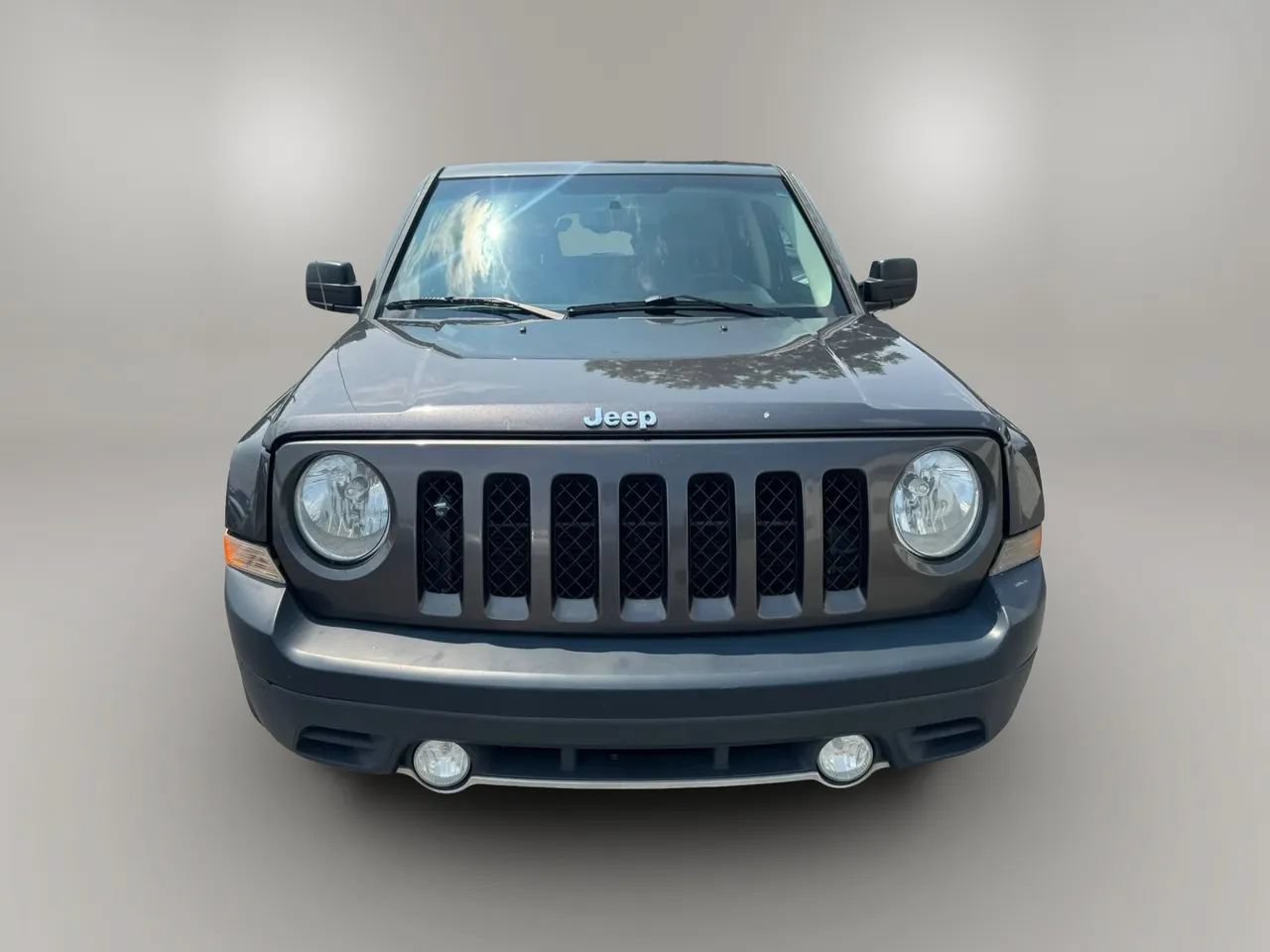 Used 2016 Jeep Patriot High Altitude FWD image 3