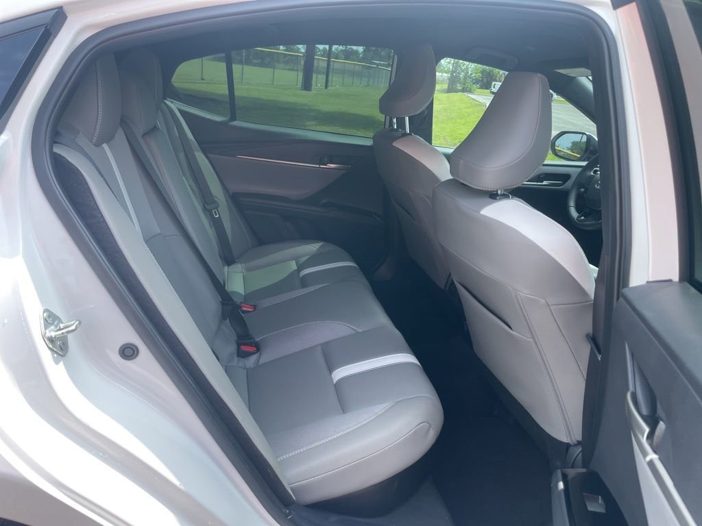 Used 2025 Toyota Camry SE w/ Convenience Package FWD image 19