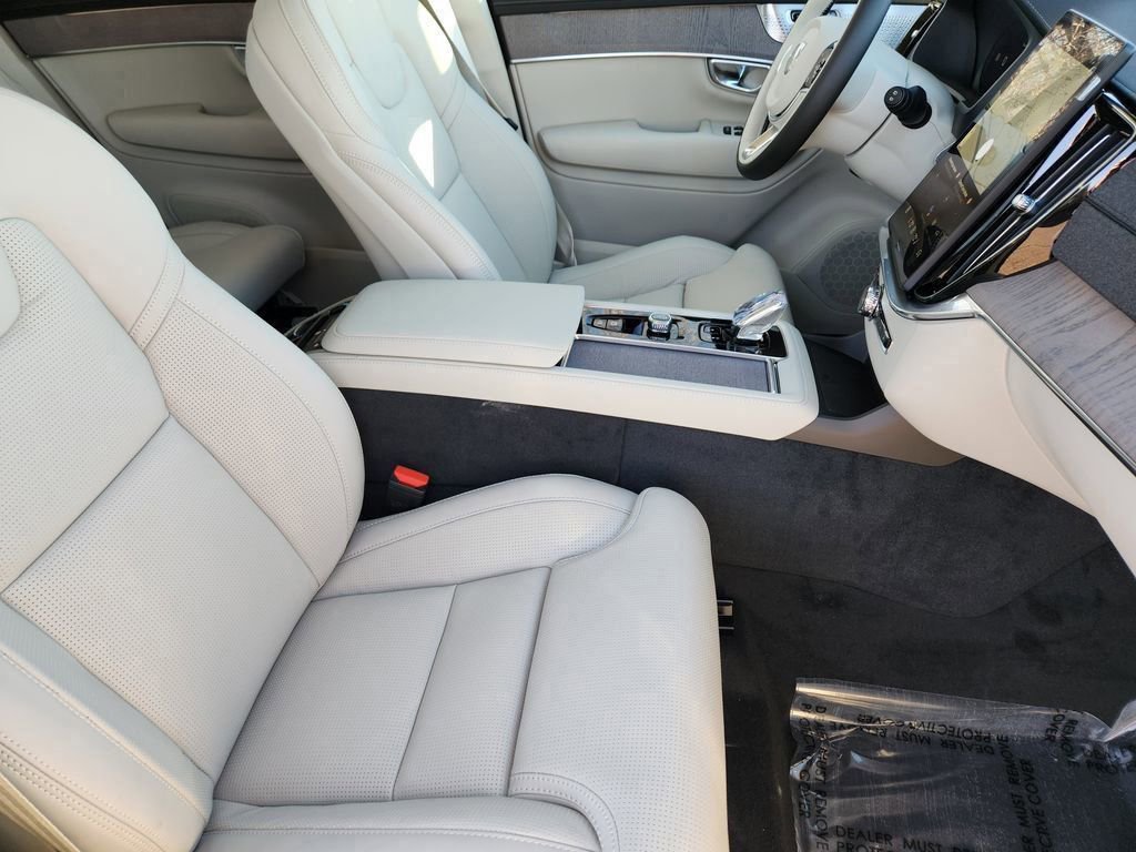 New 2026 Volvo XC90 T8 Ultra w/ Lounge Package image 5