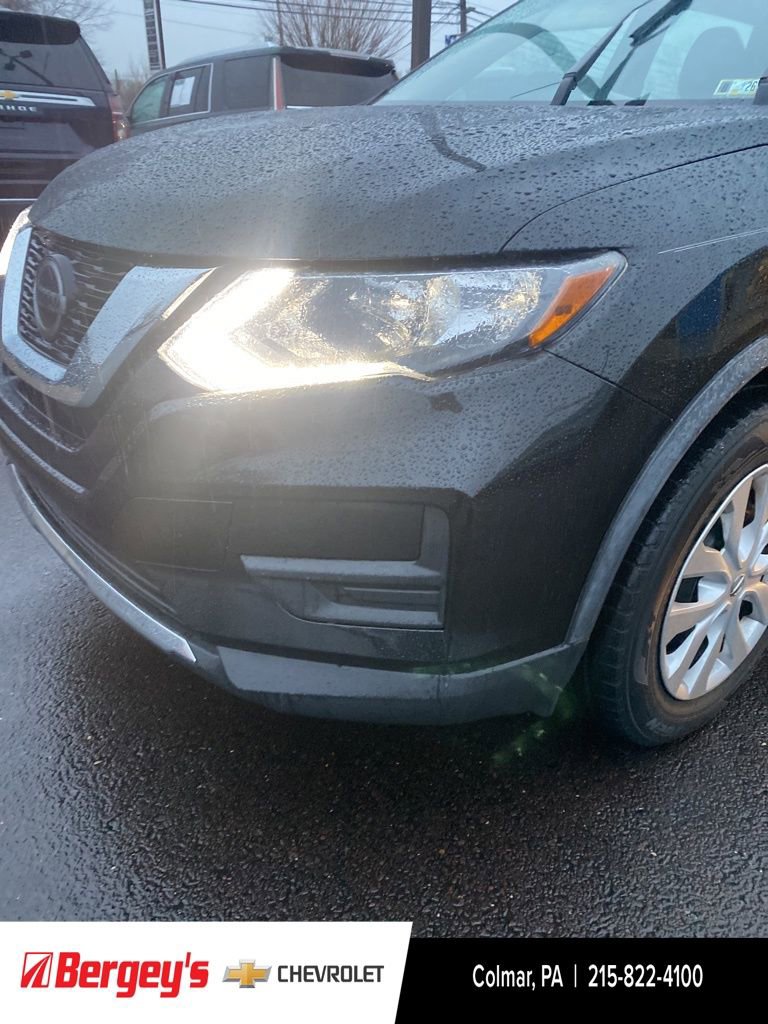 Used 2018 Nissan Rogue S image 21