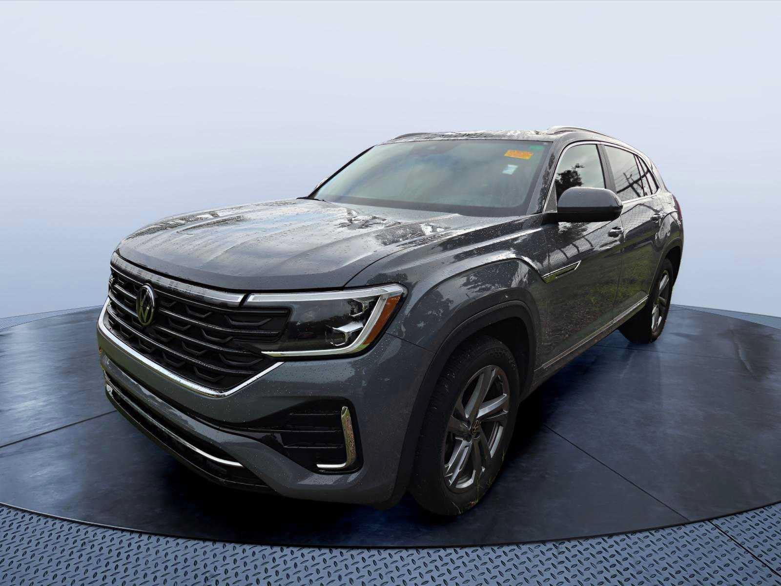 Used 2024 Volkswagen Atlas Cross Sport SEL R-Line AWD/4WD image 2