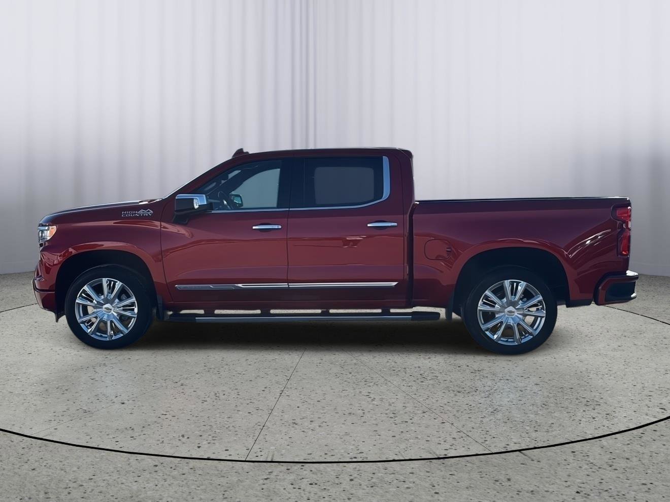 Used 2025 Chevrolet Silverado 1500 High Country w/ Technology Package image 2