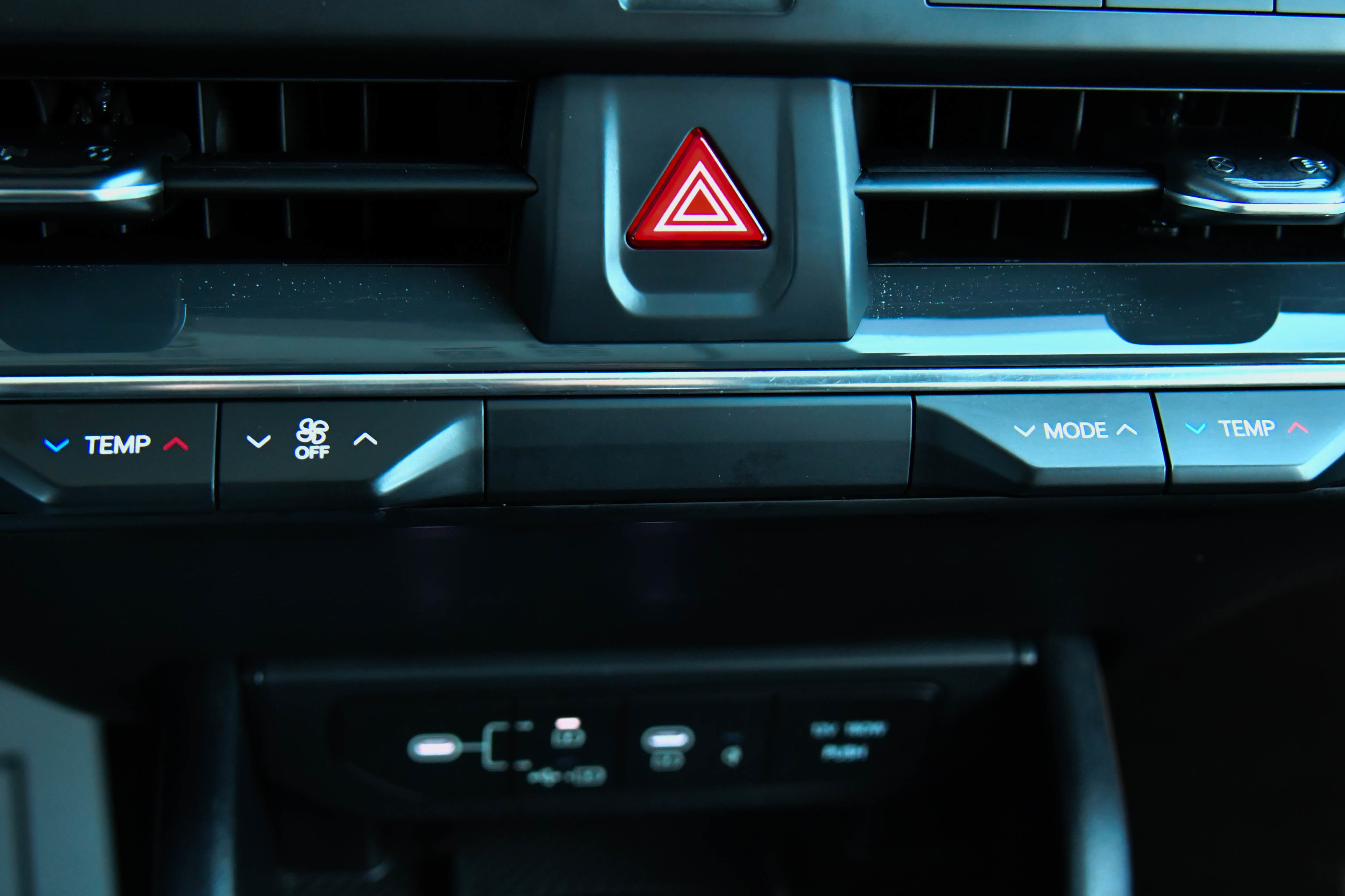 Used 2025 Kia K4 GT-Line w/ GT-Line Premium Package image 28