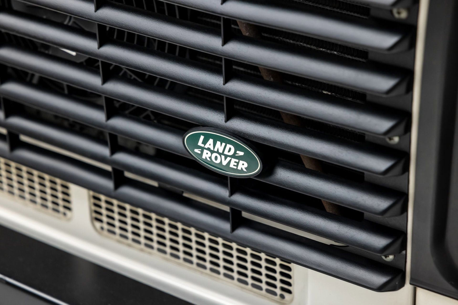 Used 1997 Land Rover Defender 90 image 37