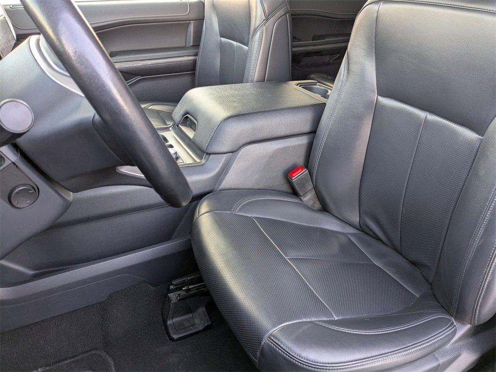 Used 2024 Ford Expedition Max XLT image 17