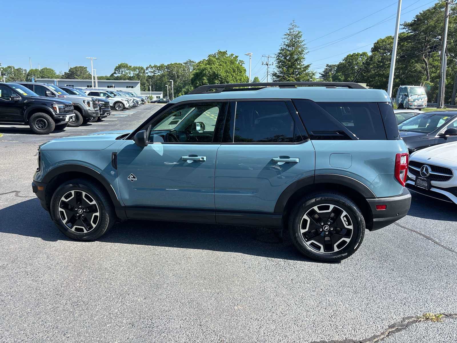 Used 2023 Ford Bronco Sport Outer Banks w/ Tech Package AWD/4WD image 9