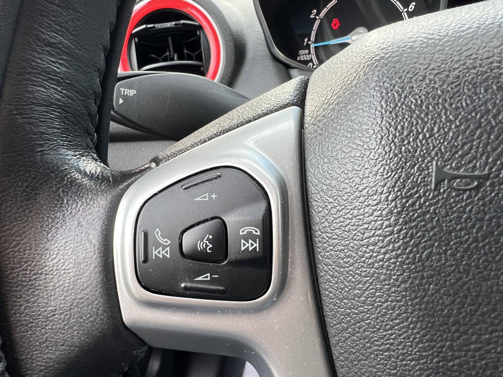 Used 2016 Ford Fiesta SE w/ SE Black Package image 15