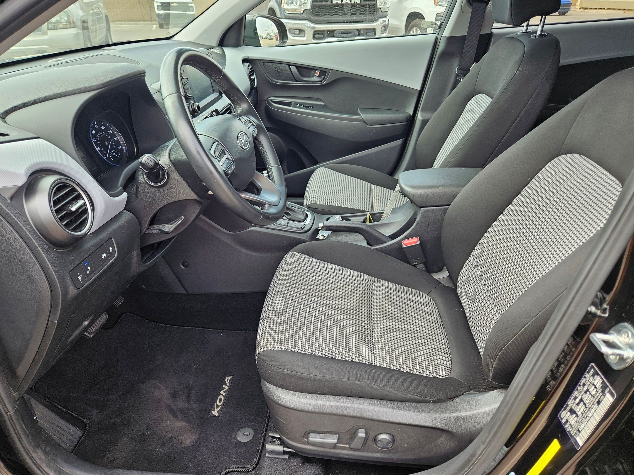 Used 2021 Hyundai Kona SEL Plus w/ Cargo Package AWD/4WD image 17