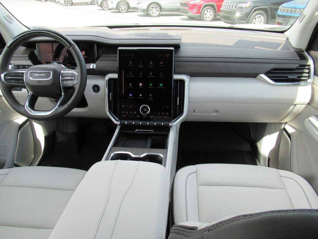 Used 2025 GMC Acadia Denali w/ Super Cruise Package image 13
