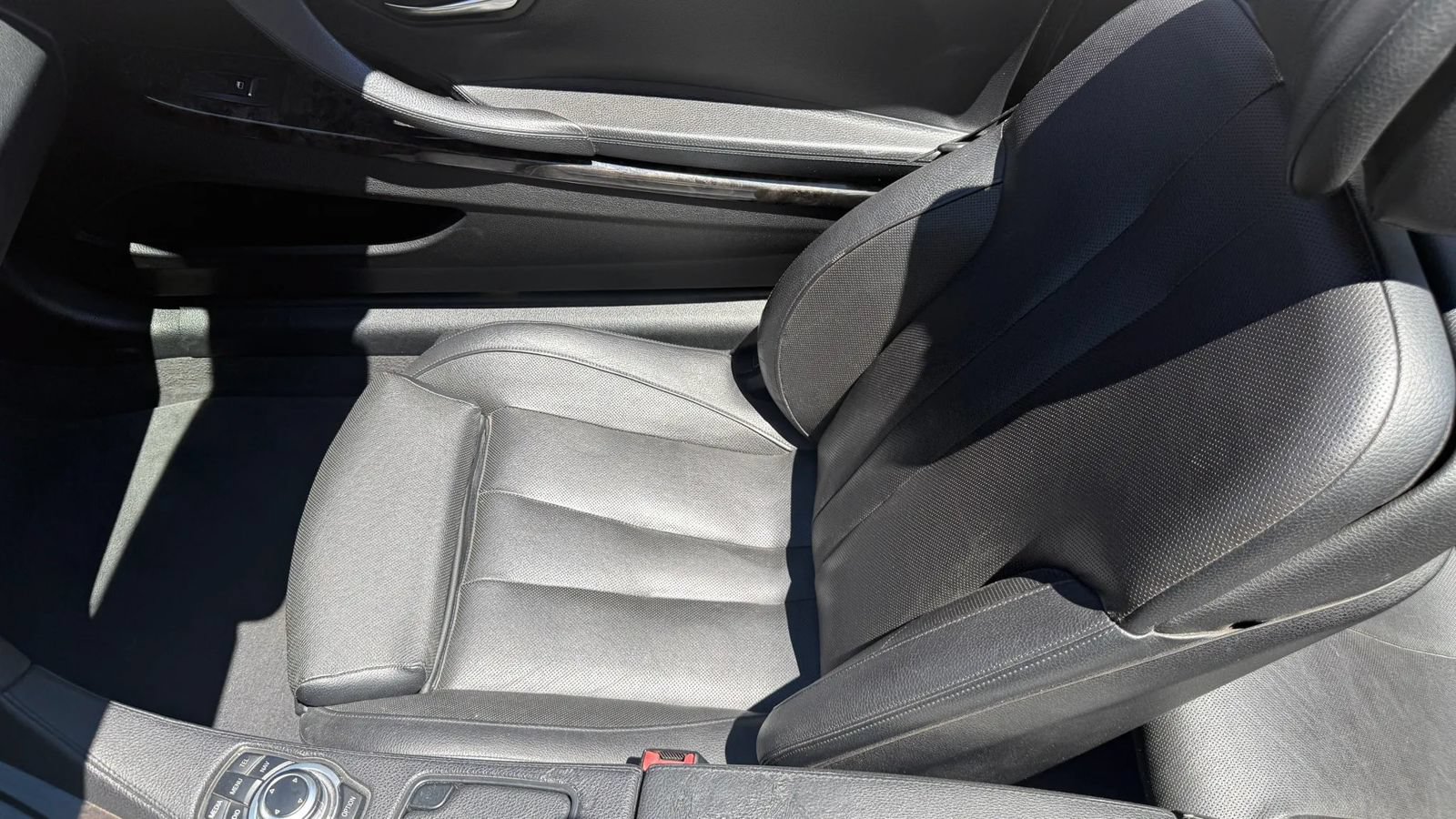 Used 2013 BMW 640i Convertible RWD image 12