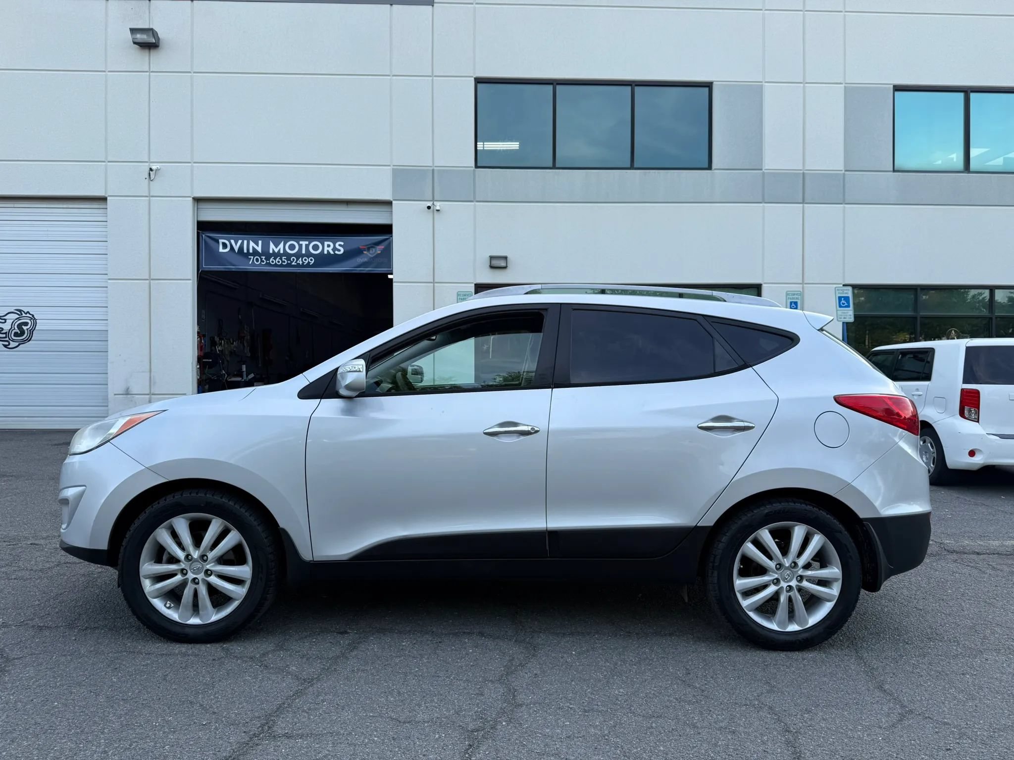 Used 2012 Hyundai Tucson Limited FWD image 8