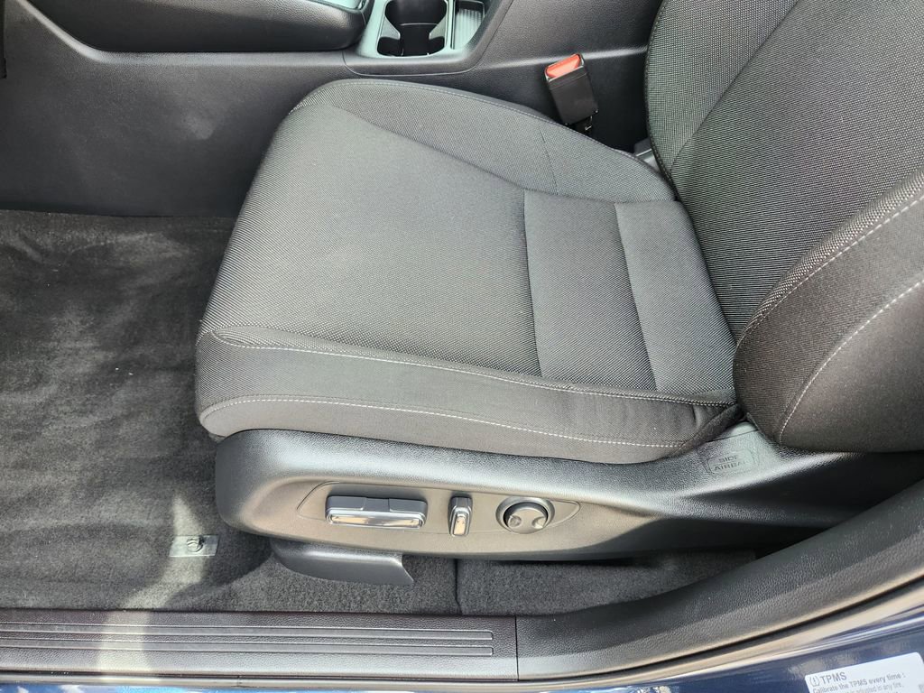 Used 2025 Honda CR-V EX image 11