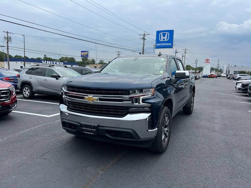 Used 2022 Chevrolet Silverado 1500 LT AWD/4WD image 1