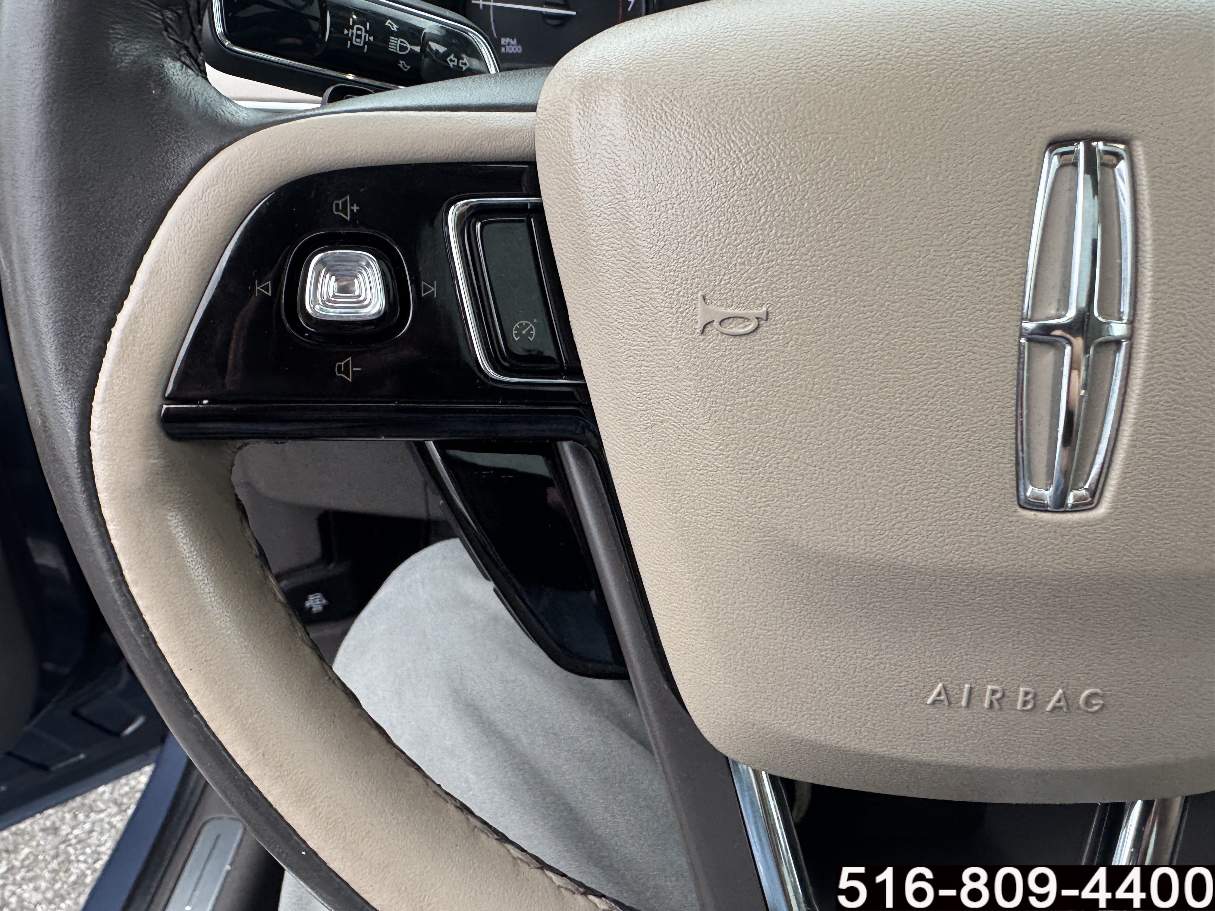 Used 2022 Lincoln Corsair AWD w/ Premium Package image 22