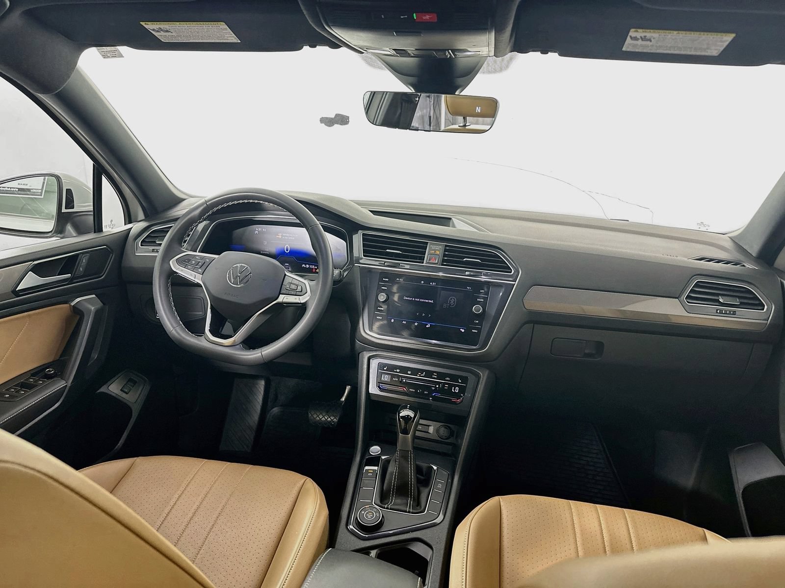 Used 2024 Volkswagen Tiguan SE AWD/4WD image 22
