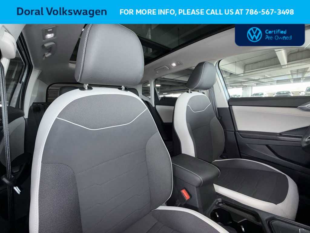 Used 2025 Volkswagen Taos SE FWD image 27