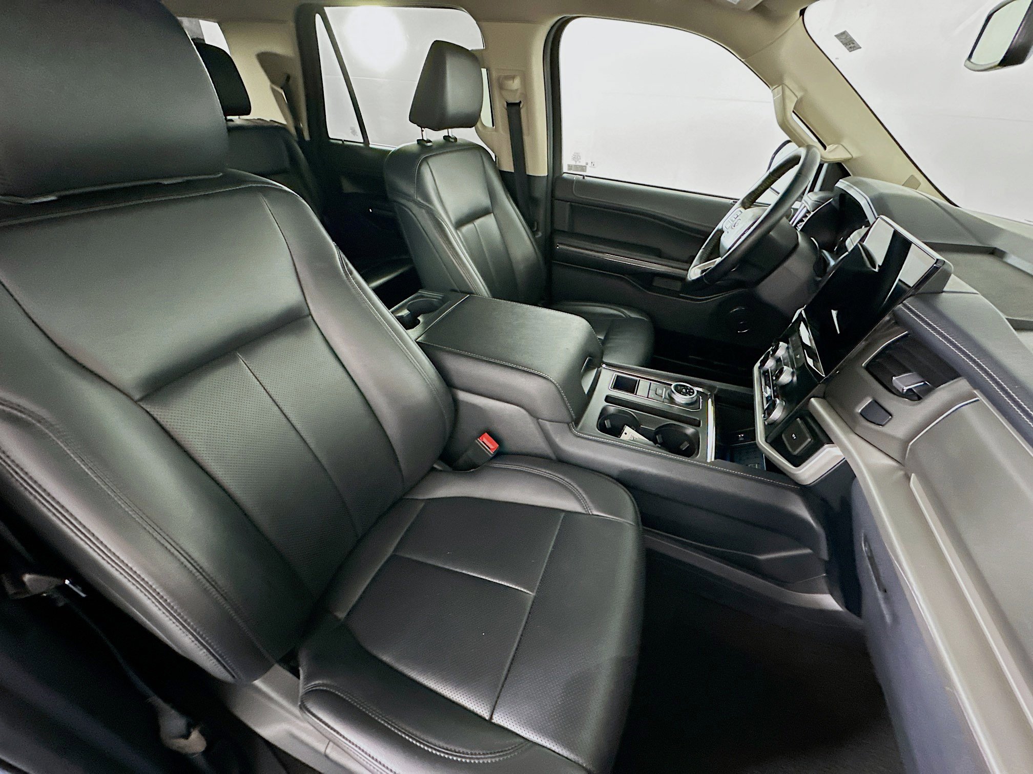 Used 2024 Ford Expedition Max XLT image 33