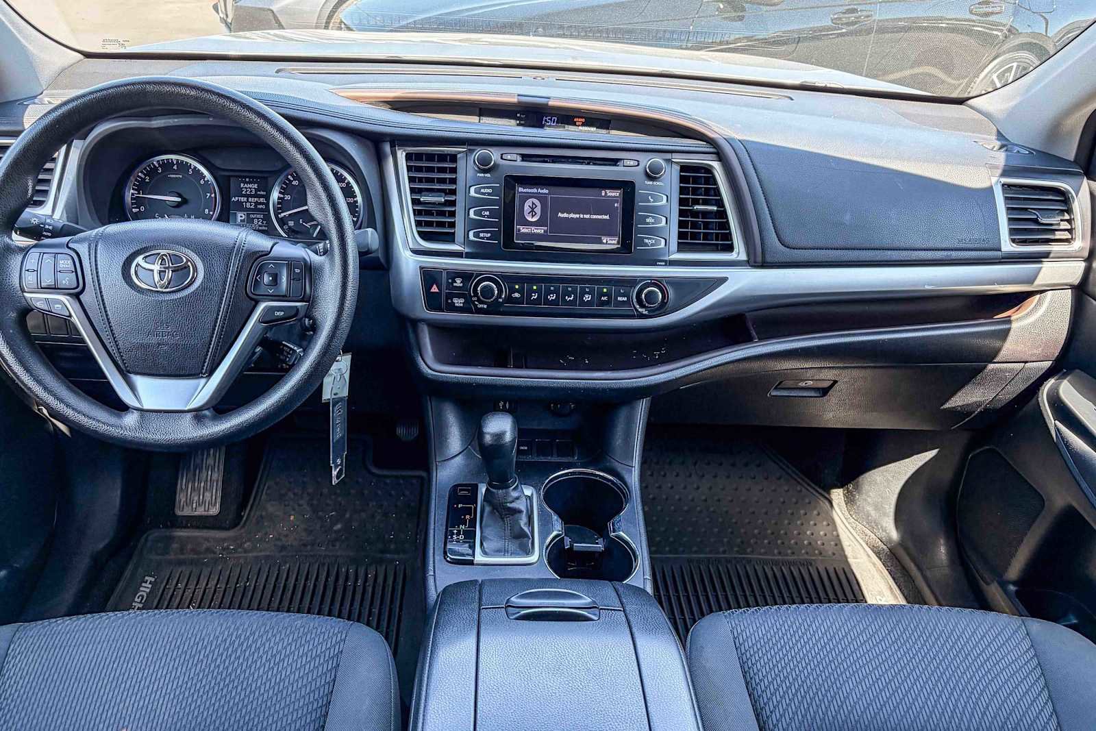 Used 2015 Toyota Highlander LE image 11