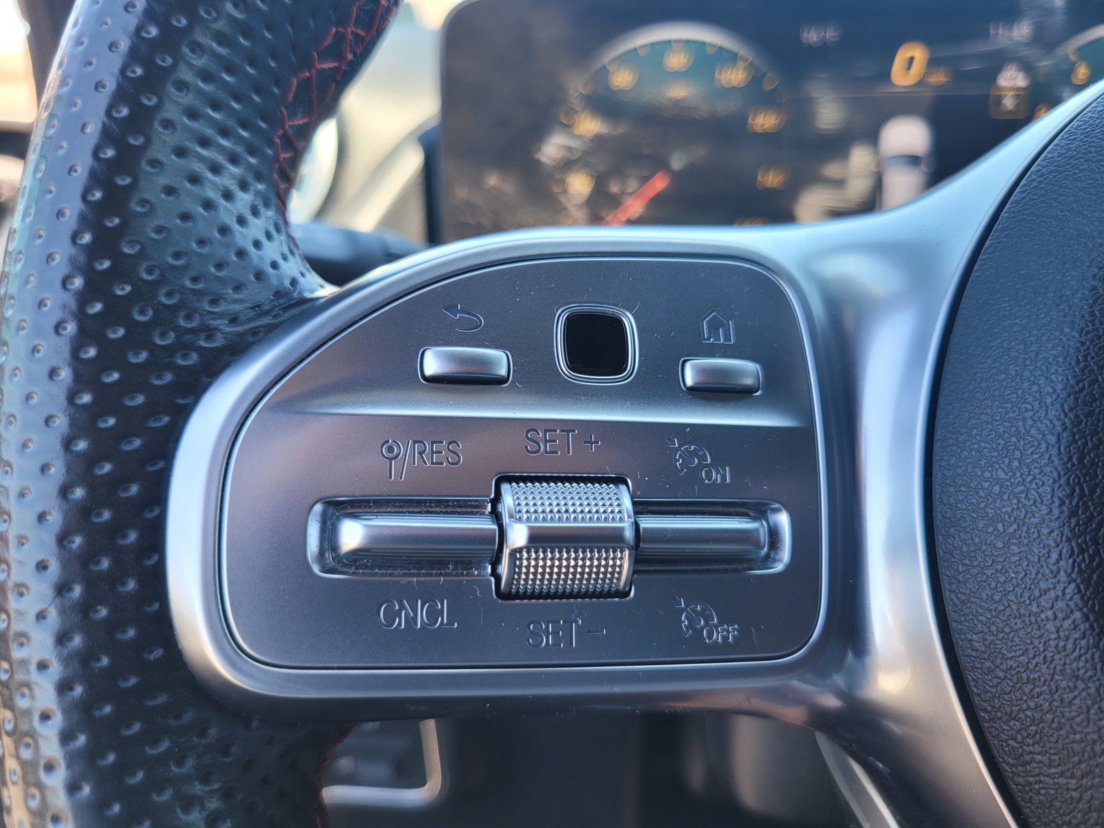 Used 2023 Mercedes-Benz GLA 250 4MATIC image 24