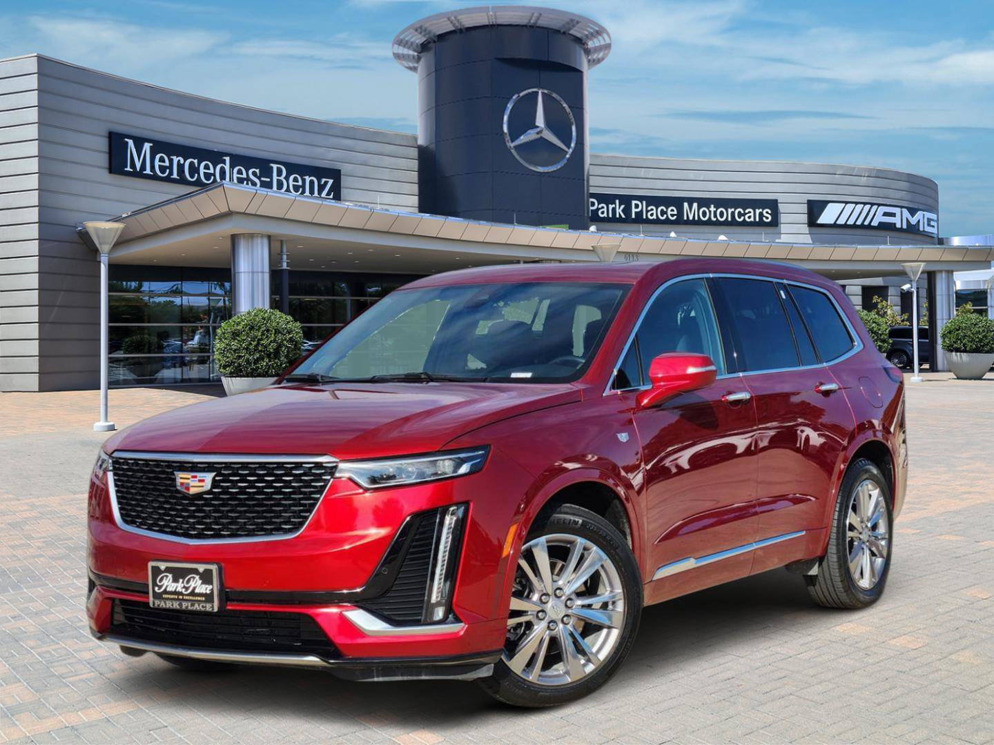 Used 2023 Cadillac XT6 Premium Luxury image 1
