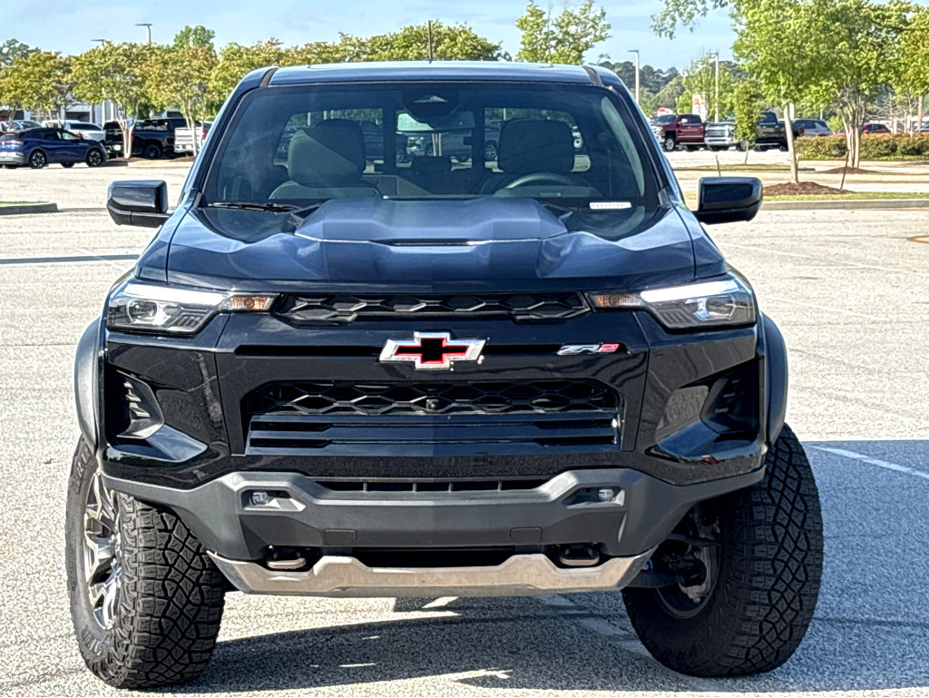 Used 2024 Chevrolet Colorado ZR2 w/ Technology Package image 2