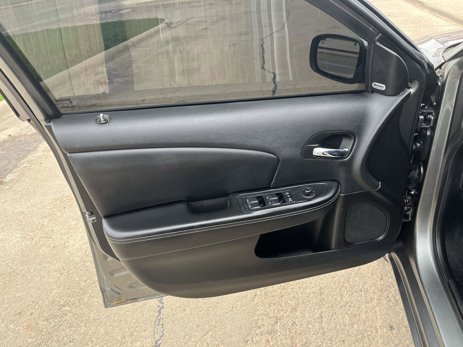 Used 2013 Chrysler 200 Limited w/ Sun/Sound Group image 13