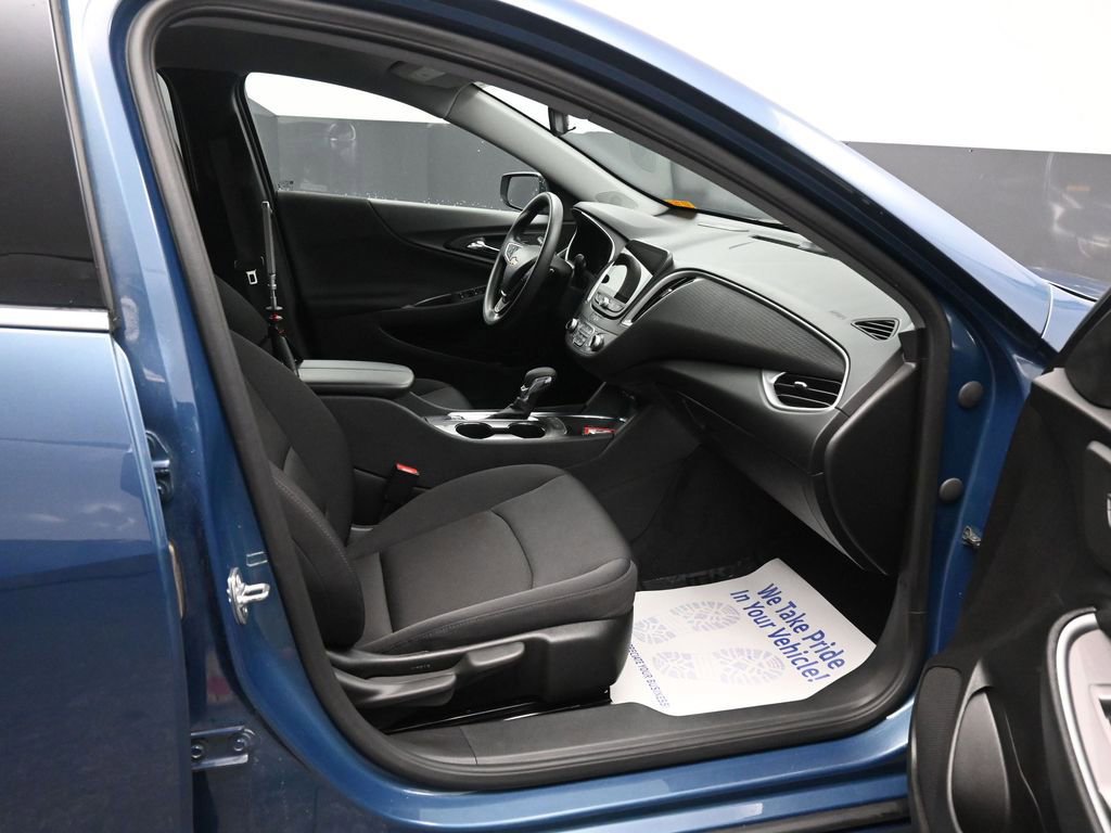 Used 2025 Chevrolet Malibu LT image 20