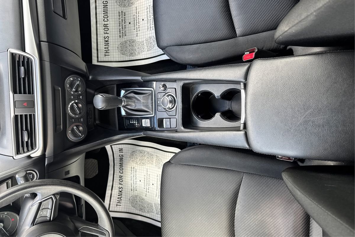 Used 2018 MAZDA MAZDA3 Sport FWD image 12