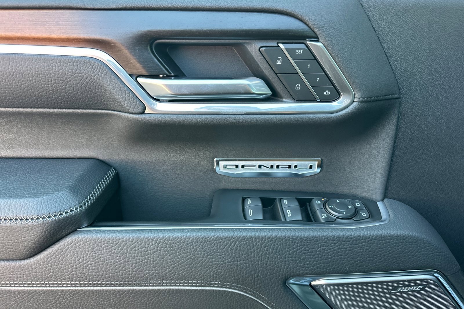 New 2025 GMC Sierra 1500 Denali w/ Denali Reserve Package image 9