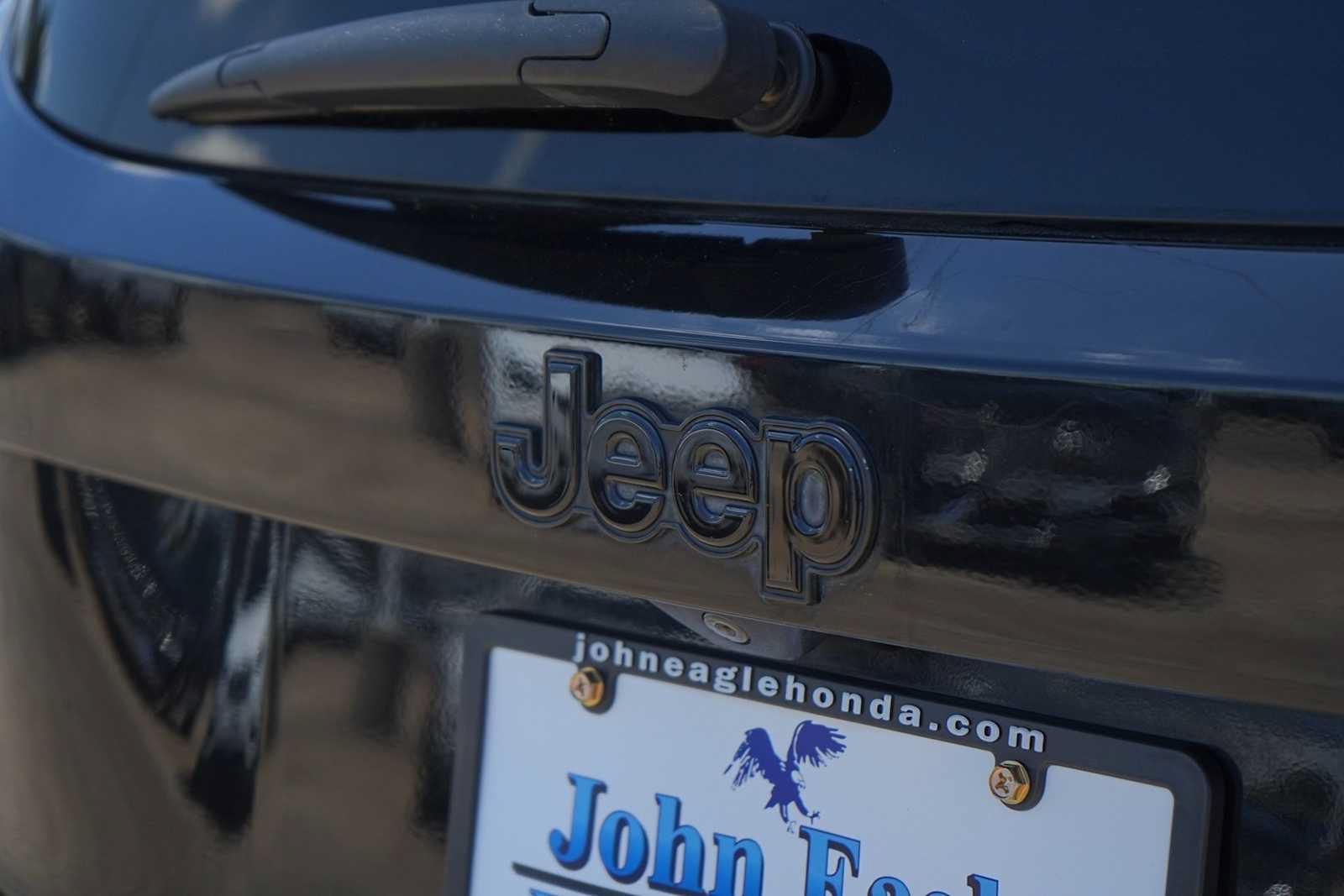 Used 2018 Jeep Renegade Altitude FWD image 8