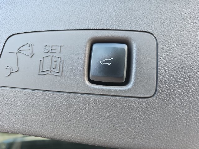 Used 2023 Lincoln Corsair FWD image 13