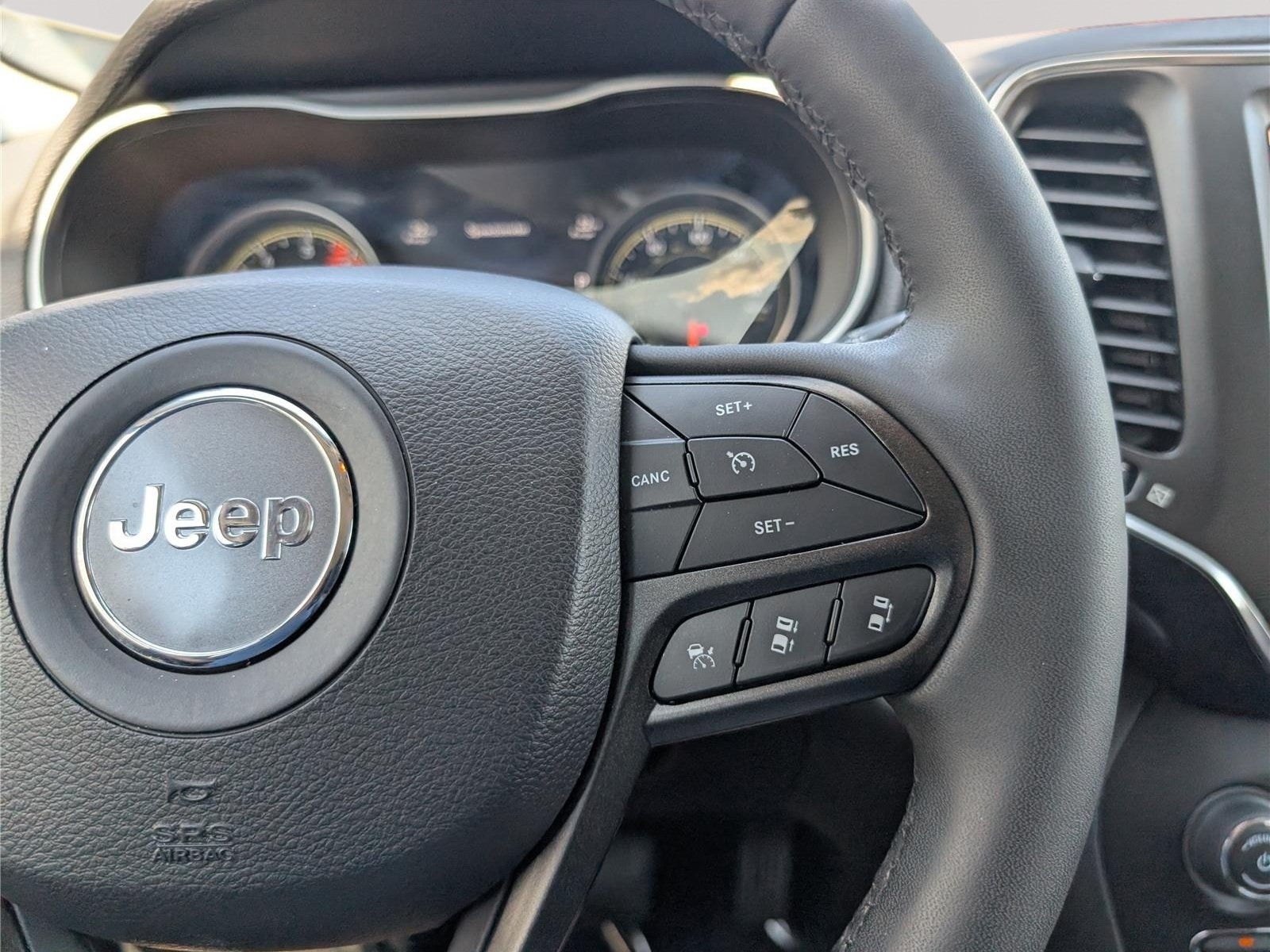 Used 2023 Jeep Cherokee Trailhawk w/ Sun & Sound Group AWD/4WD image 25
