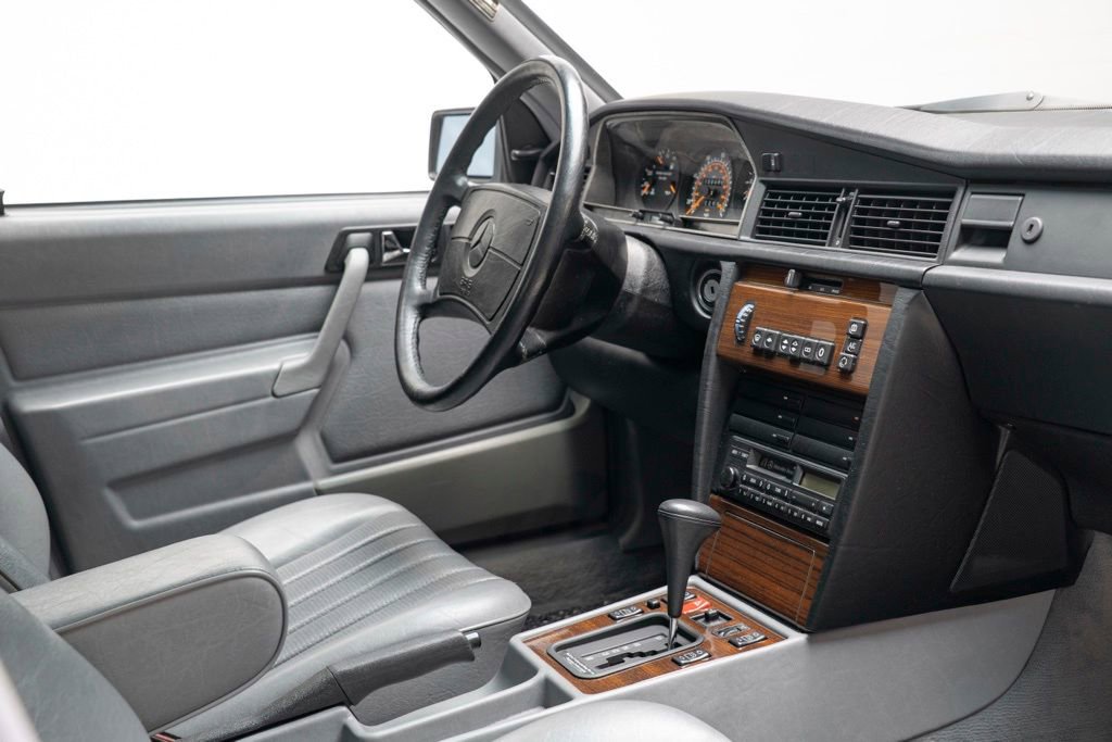 Used 1991 Mercedes-Benz 190 E 2.6 image 37