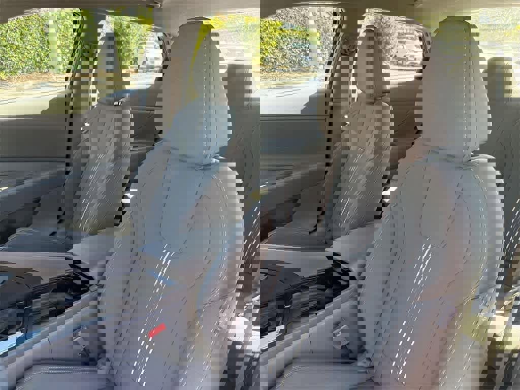 Used 2023 Hyundai Elantra SEL w/ Cargo Package image 26