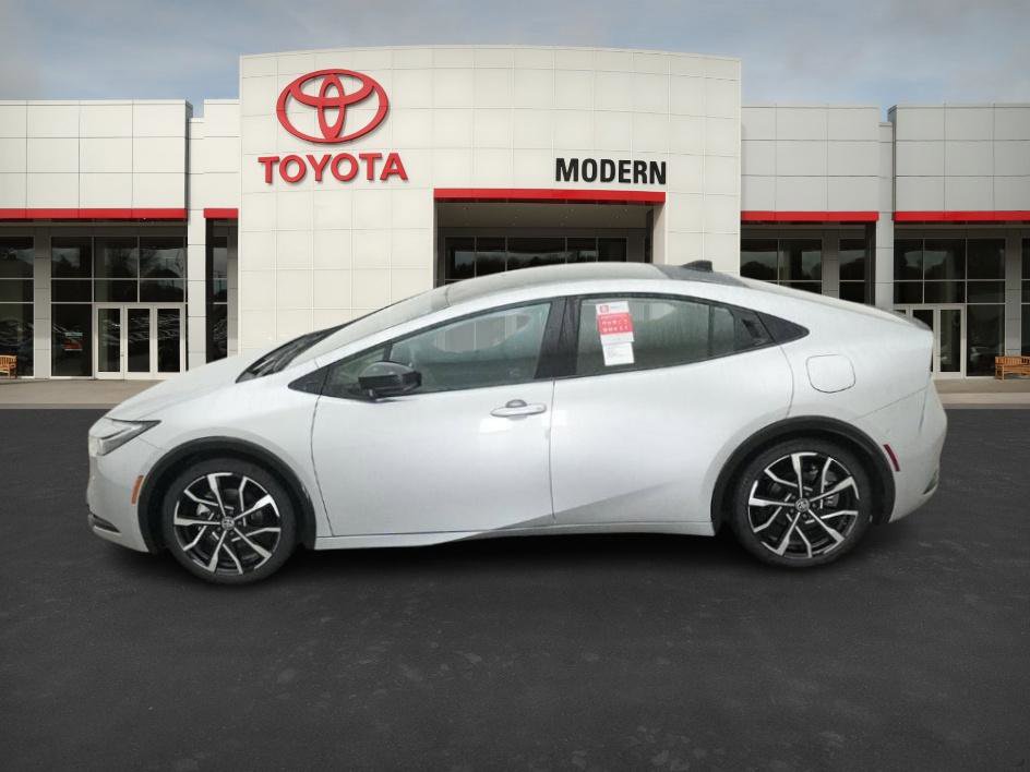 New 2026 Toyota Prius Plug-In Hybrid image 9