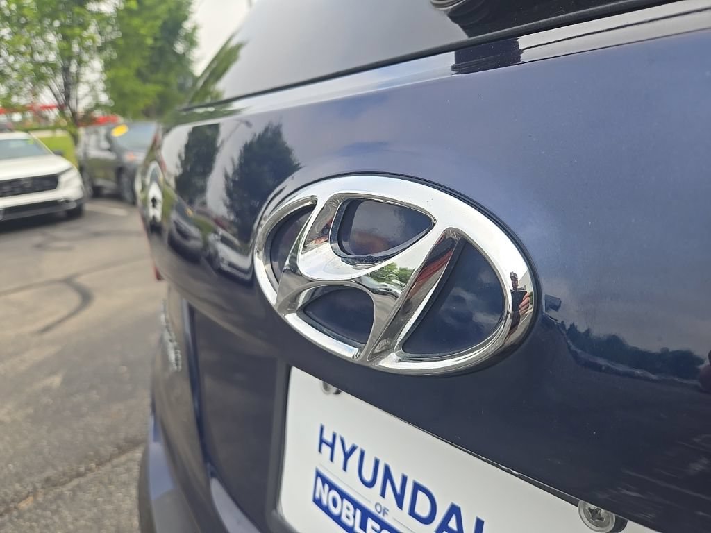 Used 2017 Hyundai Santa Fe Sport AWD/4WD image 13