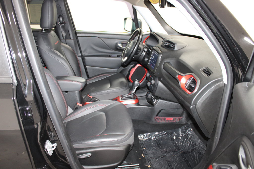 Used 2018 Jeep Renegade Trailhawk AWD/4WD image 25